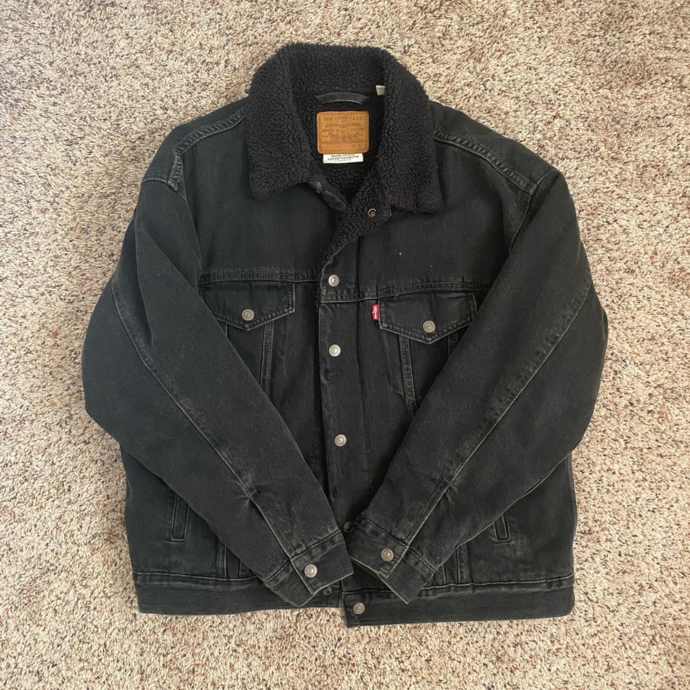 Levi’s Denim Trucker Jacket- black